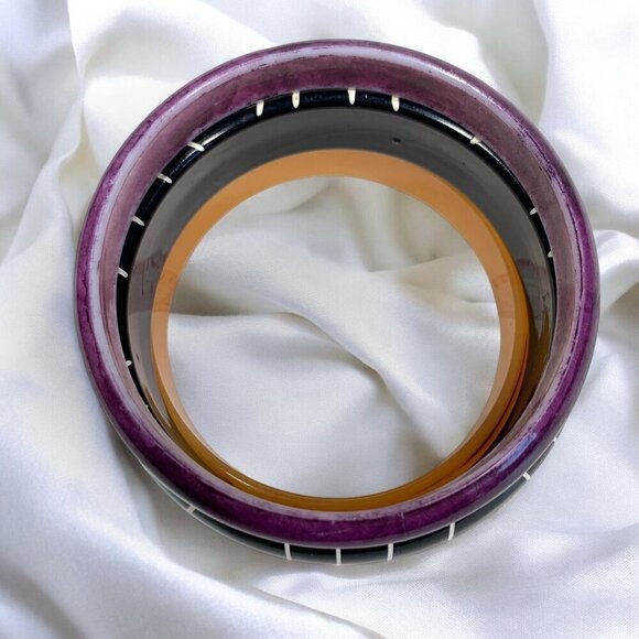 Chunky Resin Bangle Set of Three 1990s Boho Tribal Orange Black White Purple - Picture 4 of 4